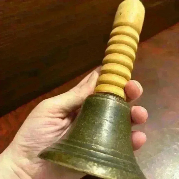 Antique Brass Metal Hand Held School Dinner Bell Wood Handle 7” Heavy - Picture 4 of 4